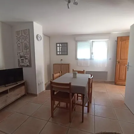 - Hauteurs De Apartament