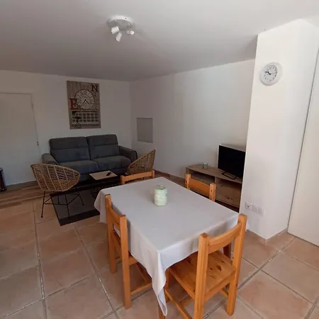 דירה - Hauteurs De מנוסק